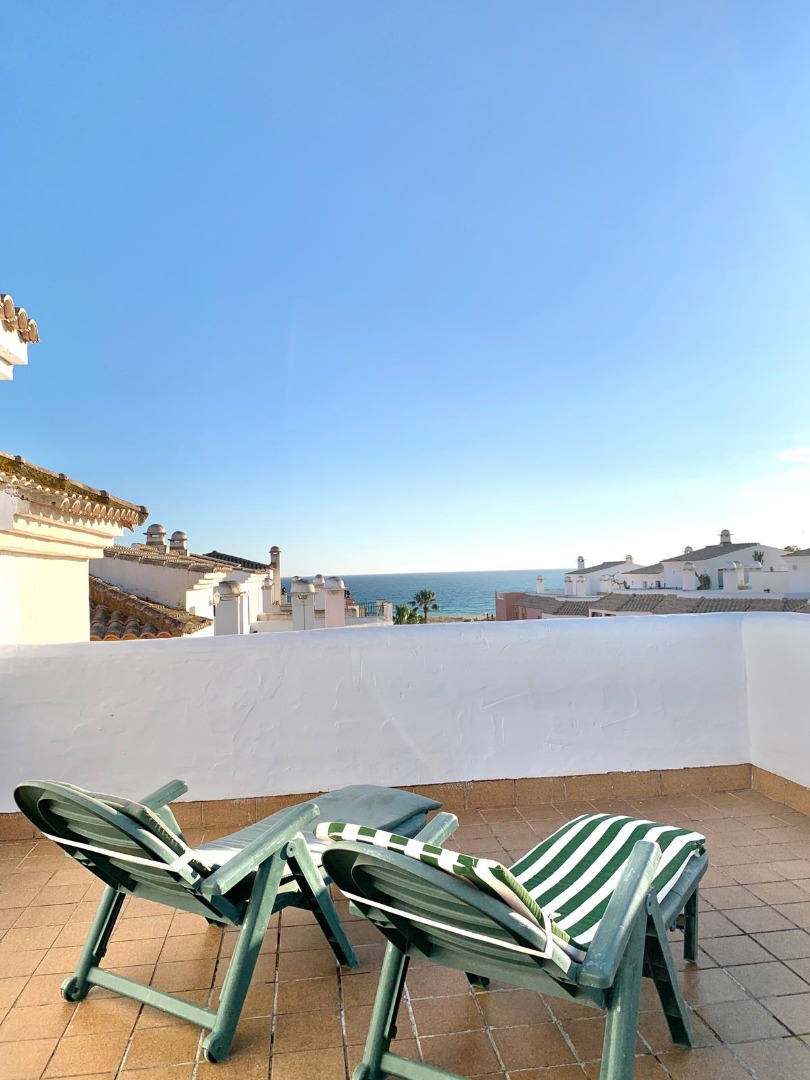 Ref. 9 - Alquiler de Ático de 3 dormitorios  de 6 plazas  en Urb. Atlanterra Sol
