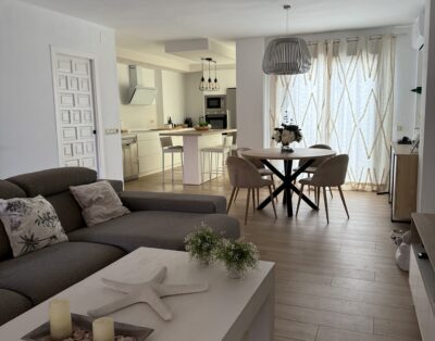 Ref. 24 - Alquiler de Casa de 3 dormitorios  de 6 plazas  en Urb. Jardines de Zahara