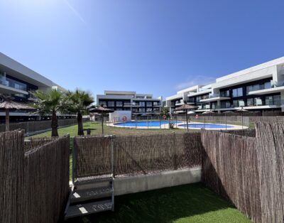 Ref. 117 - Alquiler de Bajo con jardin de 2 dormitorios de 4 plazas en Palacio de Pilas